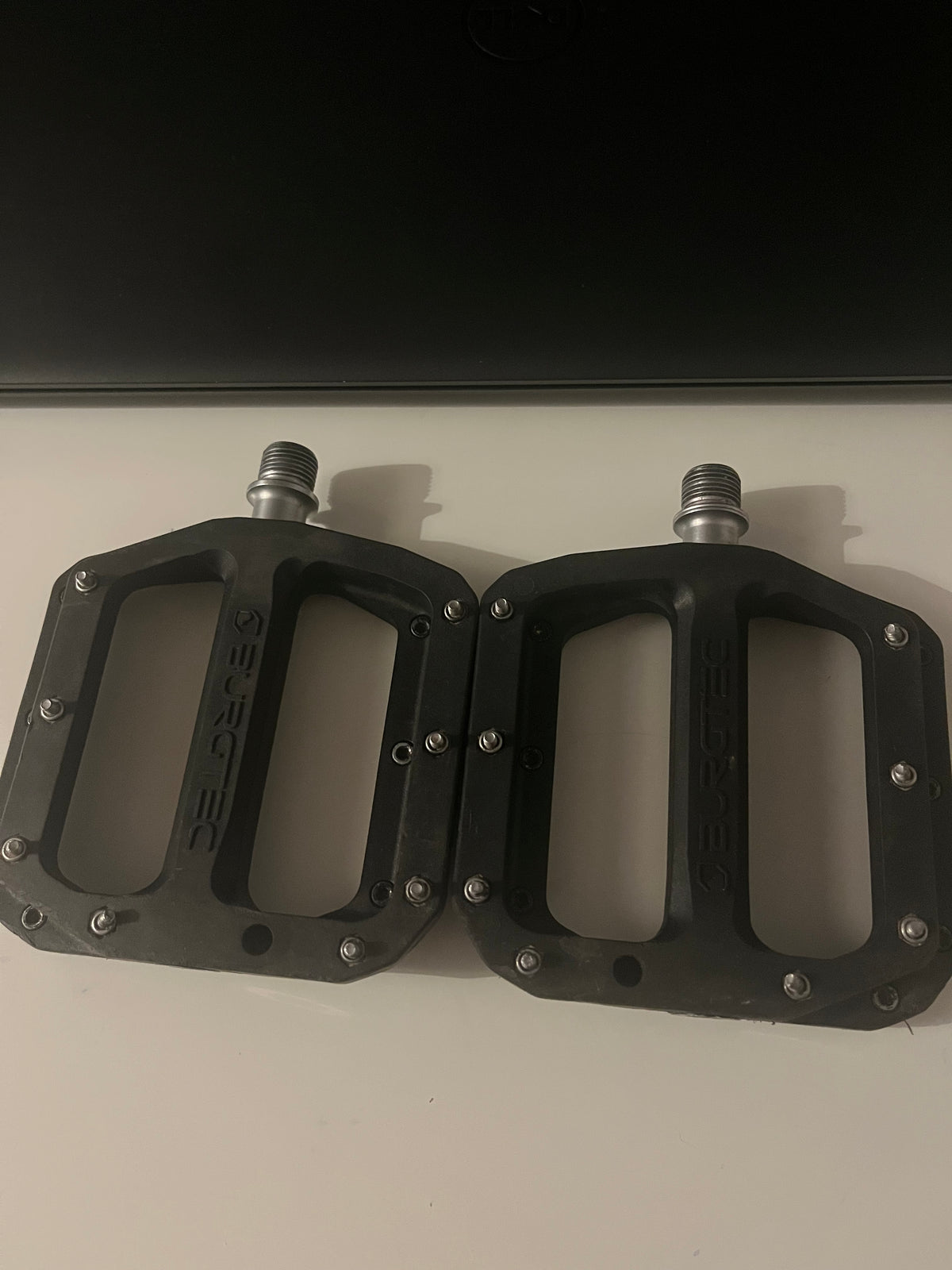 Burgtec Mk4 Composite Flat Pedals Black