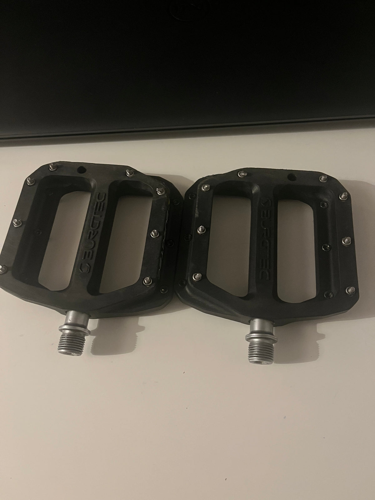 Burgtec Mk4 Composite Flat Pedals Black