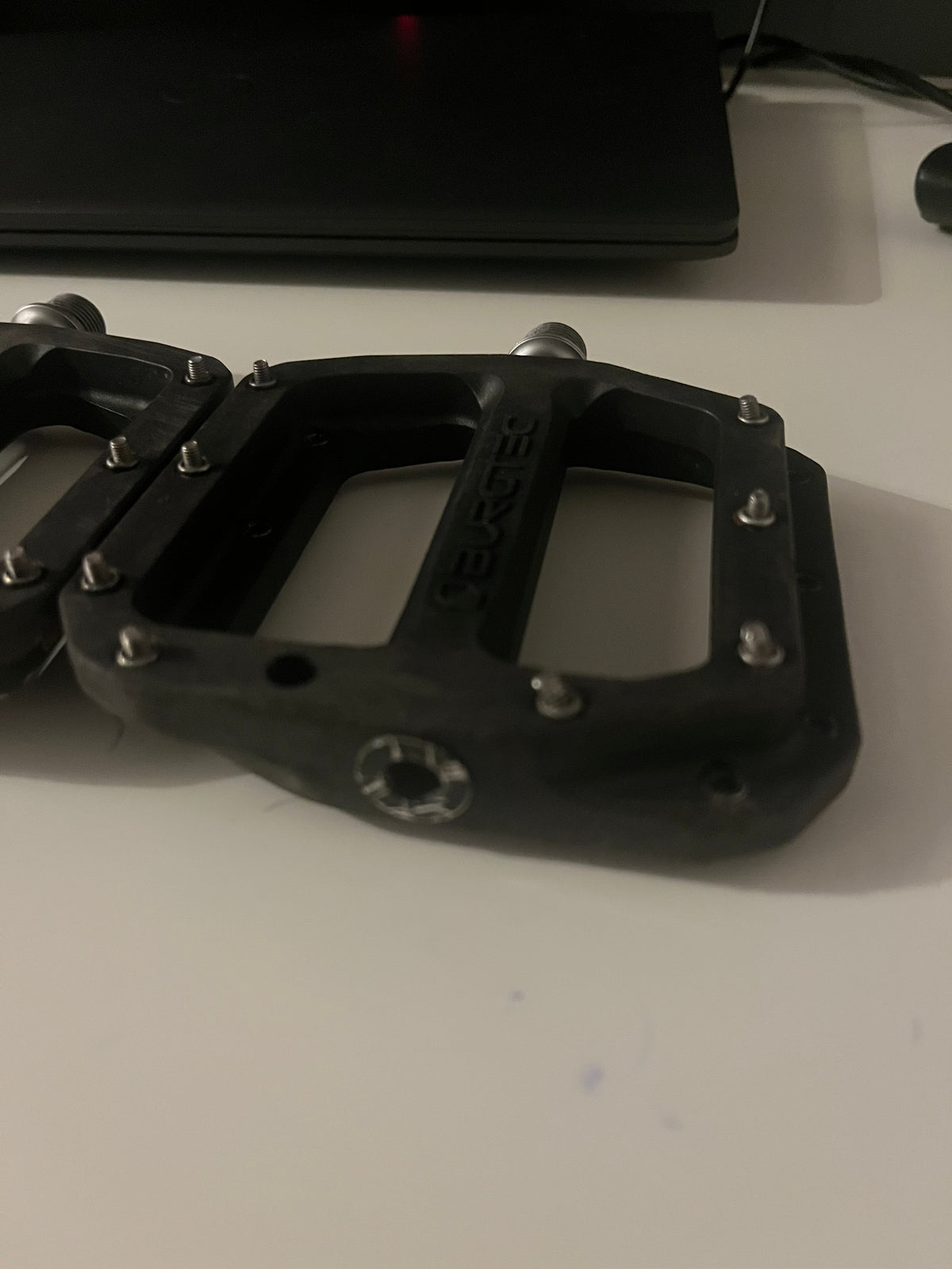 Burgtec Mk4 Composite Flat Pedals Black